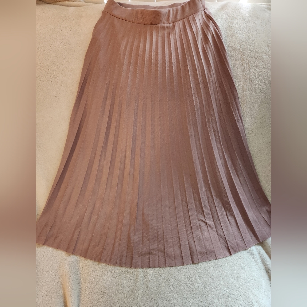 Dusty Pink Pleated Skirt